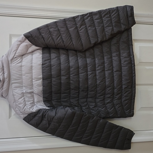 Columbia Women's Two-Tone Gray Puffer Jacket - Size L - Picture 9 of 12